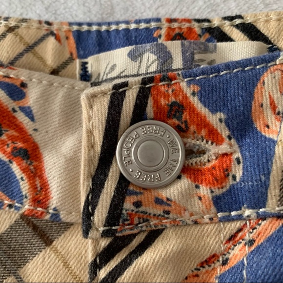 🌟NWT FREE PEOPLE FLOAT ON BY SUPERFLARE BOHO FARRAH MULTICOLOUR PAISLEY JEAN🌟 - Picture 9 of 16